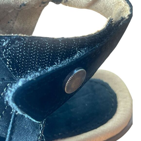 Earth Woman’s Black Kristen Wide  Round Toe Laser Cut Tie Front Sandals Sz 6.5 D - Picture 4 of 8